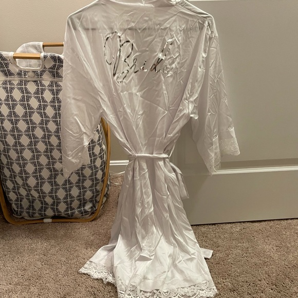 “Bride” robe - Picture 2 of 3